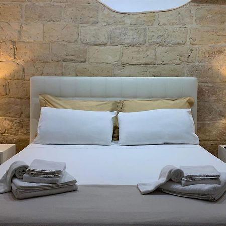 לצ'ה Ferrante D'Aragona Rooms מראה חיצוני תמונה