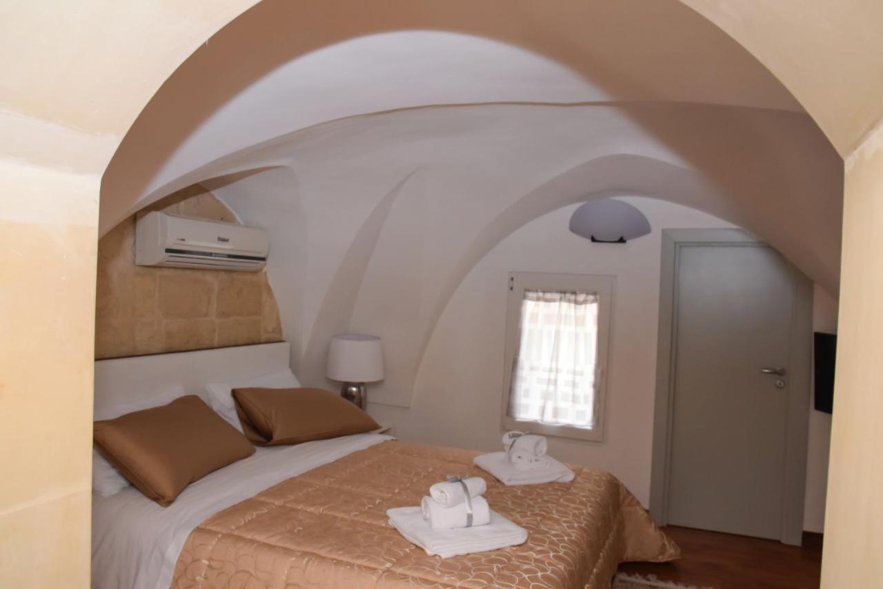 לצ'ה Ferrante D'Aragona Rooms מראה חיצוני תמונה