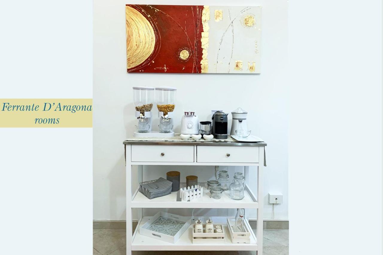 לצ'ה Ferrante D'Aragona Rooms מראה חיצוני תמונה