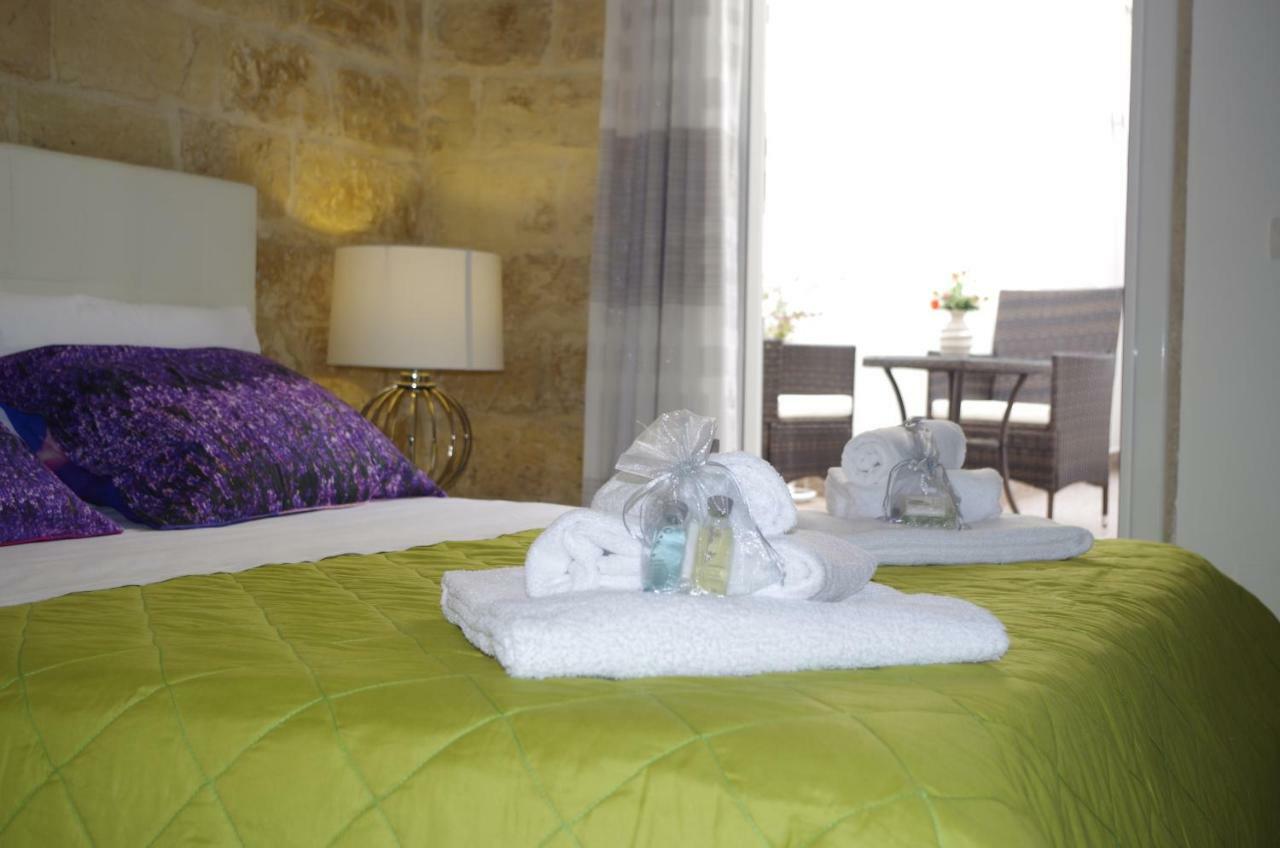 לצ'ה Ferrante D'Aragona Rooms מראה חיצוני תמונה